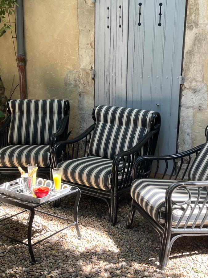 Face Au Palais Panzió Avignon Kültér fotó