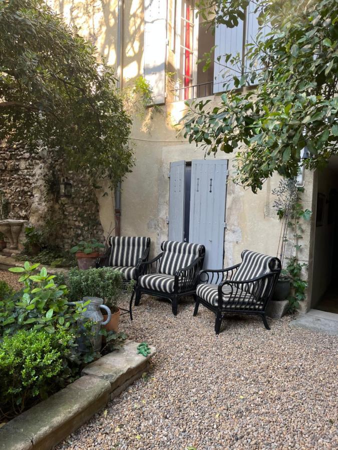 Face Au Palais Panzió Avignon Kültér fotó