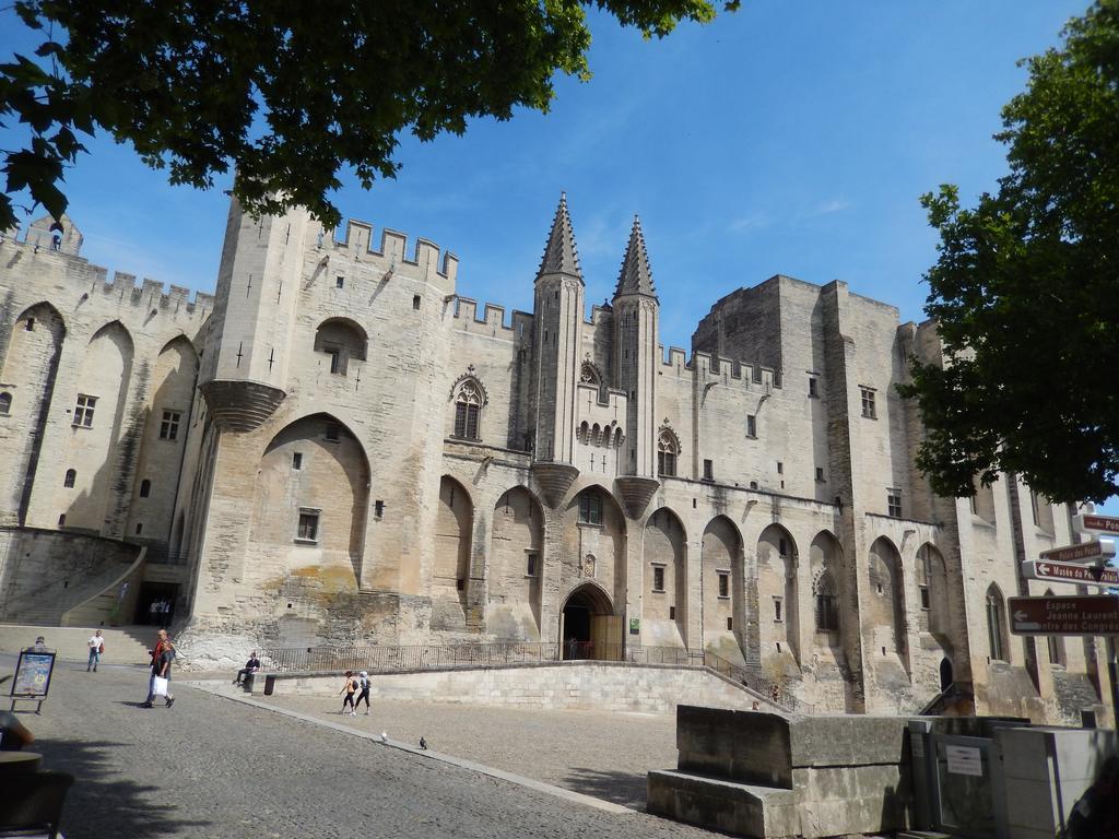 Face Au Palais Panzió Avignon Kültér fotó
